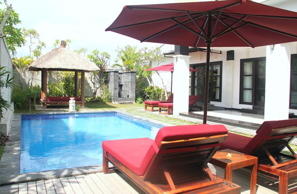 La Villais Kamojang Hotel Seminyak Rum bild